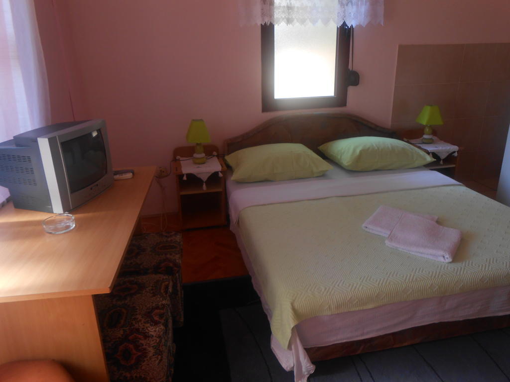 Apartments & Hostel Zdrava Hrana Mostar Rum bild
