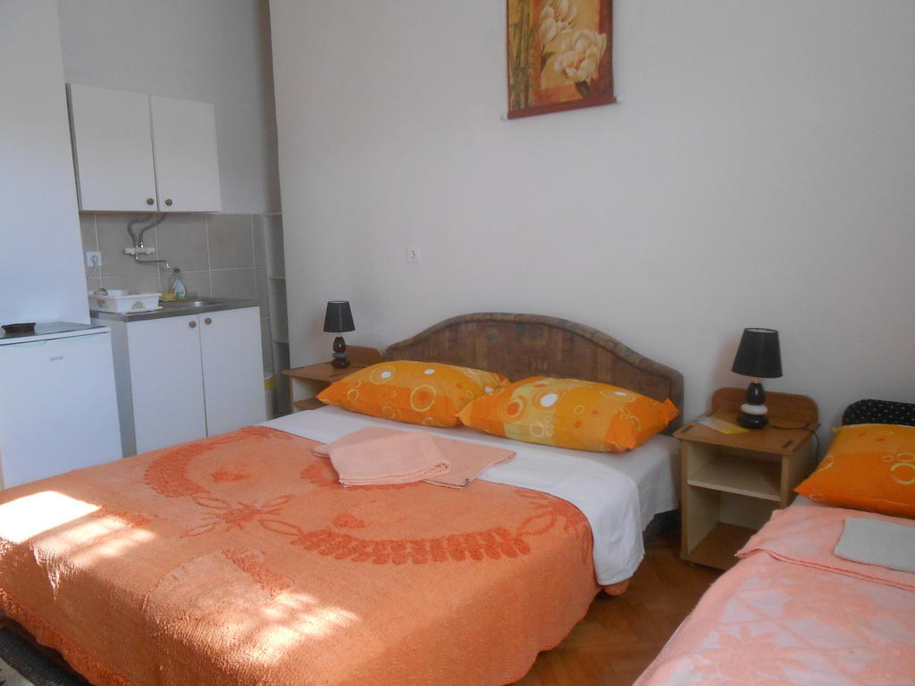 Apartments & Hostel Zdrava Hrana Mostar Rum bild