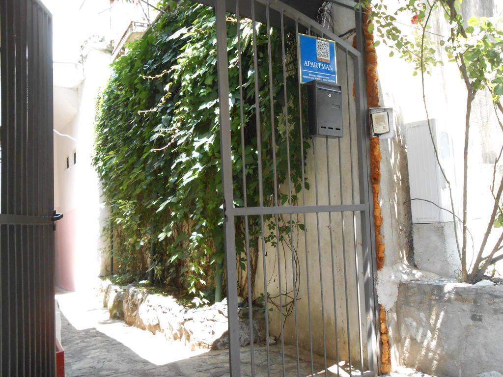 Apartments & Hostel Zdrava Hrana Mostar Exteriör bild