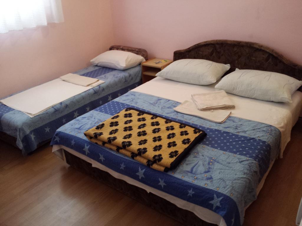 Apartments & Hostel Zdrava Hrana Mostar Rum bild