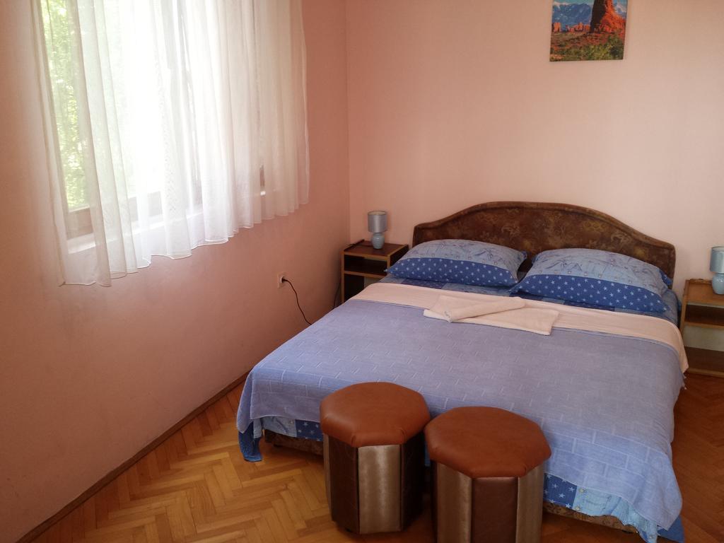 Apartments & Hostel Zdrava Hrana Mostar Exteriör bild